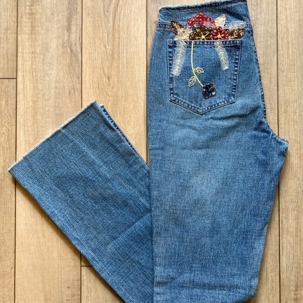 DKNY Blue Jeans with Embroidered Pocket